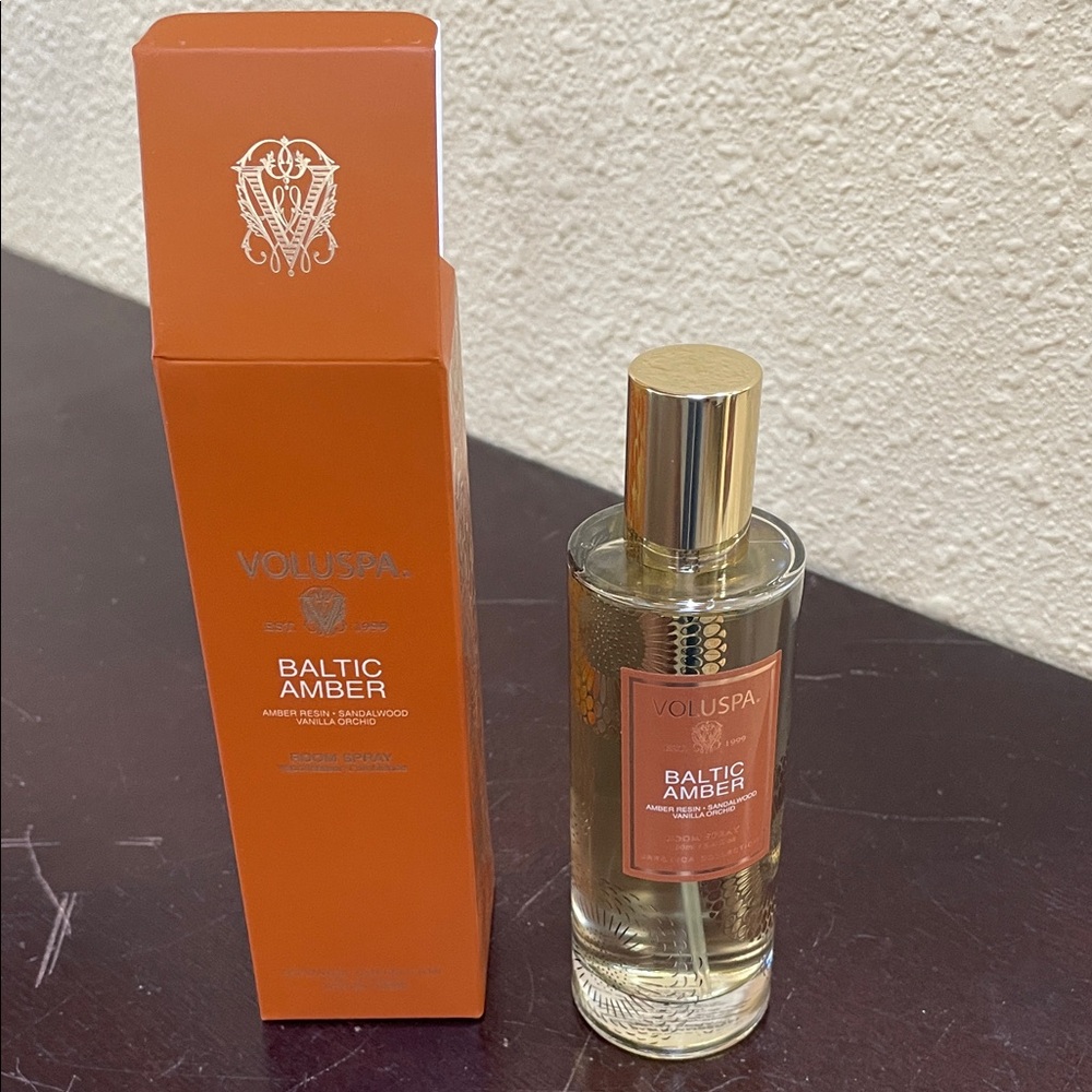 Voluspa Baltic Amber Spray in Amber-Orange and Gold